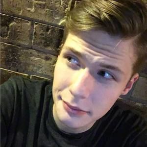 Meet your Posher, Alex